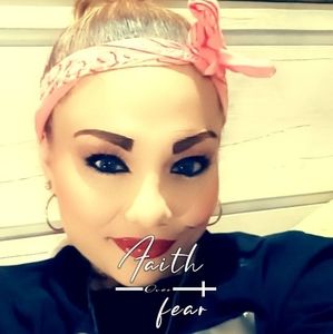 Meet your Posher, Dlynn